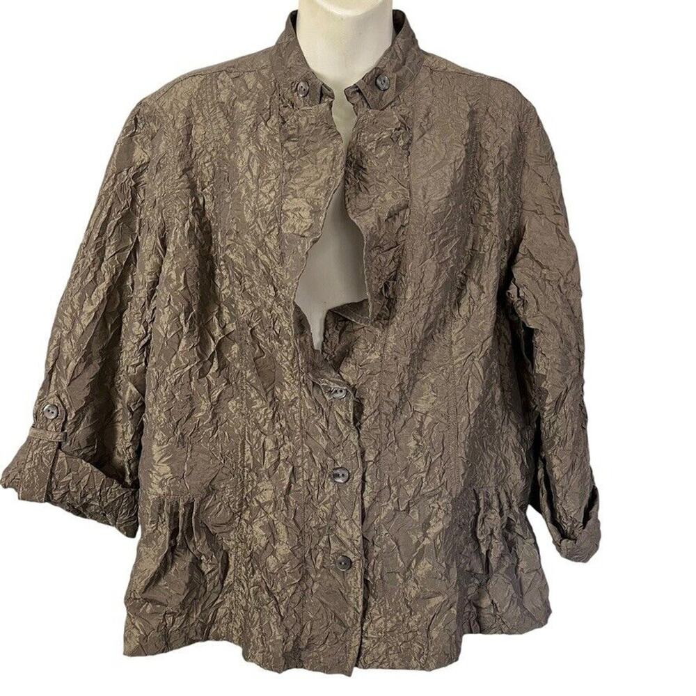 Chicos Womens Taupe Crinkle Ruffle Lightweight Jacket Roll Tab Sleeve sz 2 / L